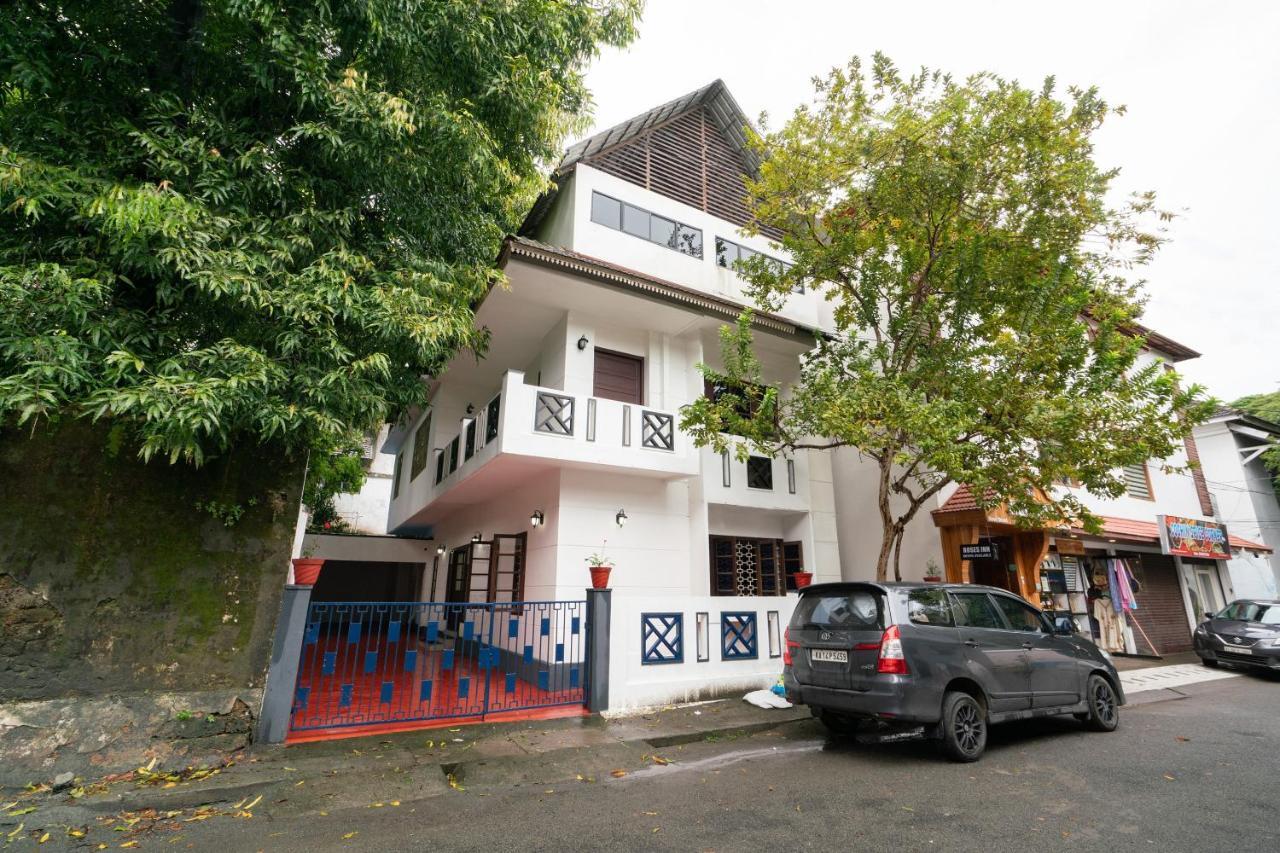 Oyo Home 63551 Pleasant Stay Near Fort Kochi Beach Exterior photo