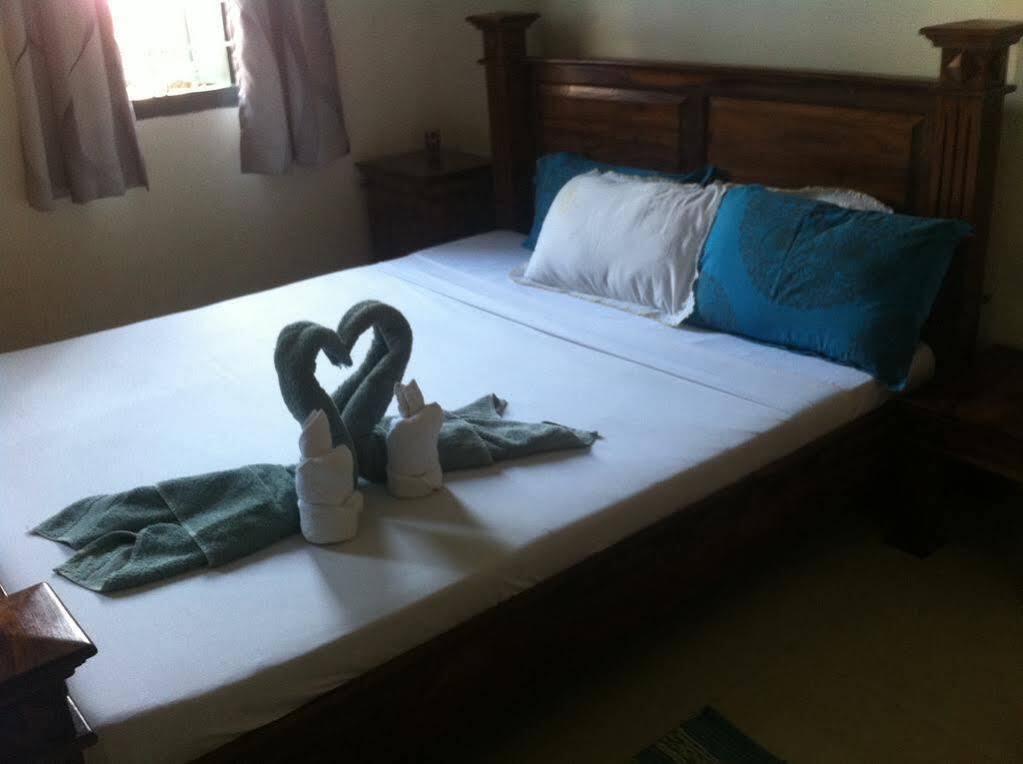 Oyo Home 63551 Pleasant Stay Near Fort Kochi Beach Exterior photo